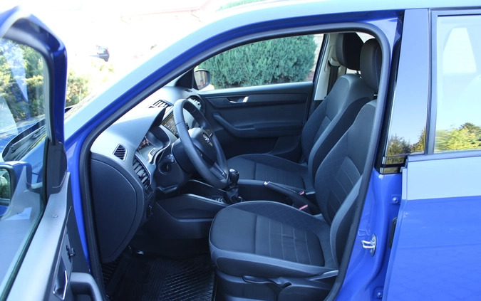 Skoda Fabia cena 39800 przebieg: 142000, rok produkcji 2020 z Ciechanów małe 352